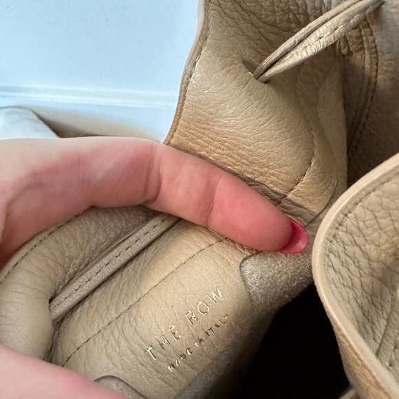 The Row Drawstring Pouch Bucket Bag Peebled Leather Beige Deerskin - Picture 11 of 12